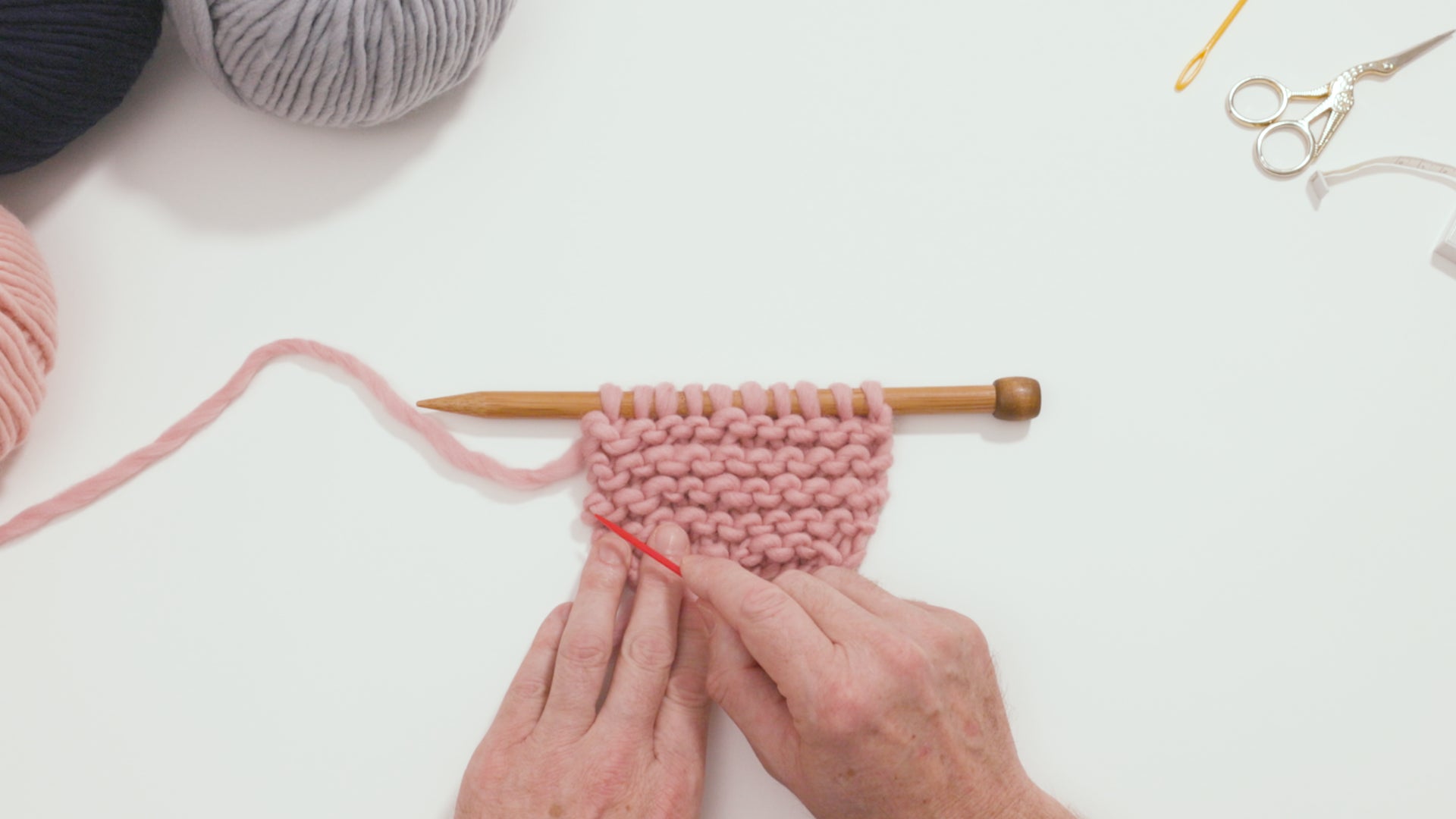 What is double-knitting? - a left- and right-handed knitting tutorial
